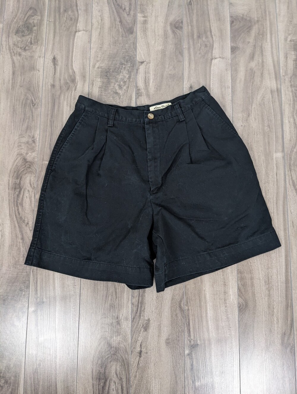 Eddie Bauer Women's Shorts Size 10 Black Pleated High Waisted 100% cotton